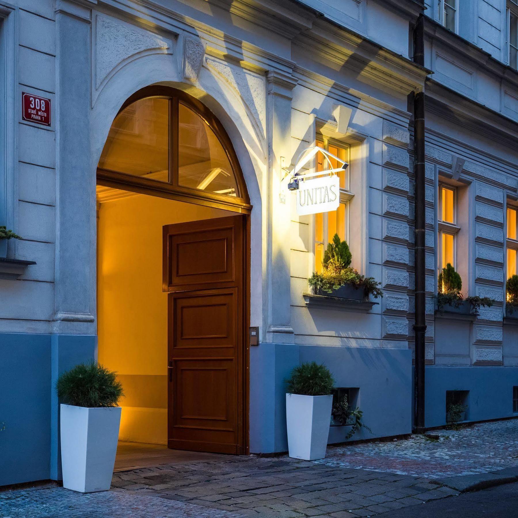Unitas Hotel Prag Exterior foto